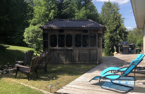 West Grey House | Private country suite, luxurious hot tub, open concept, King bed, pet friendly.