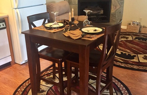 Chalet Village Ski Chalet | Private Couple’s Mtn Getaway;Borders GSMNP;Seasonal Mtn Views;Owner Operated