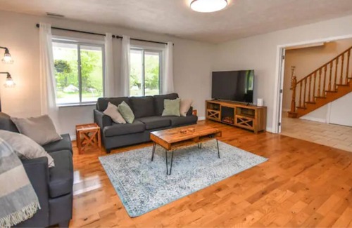 Tiny Cottage | Private & Cozy 1.5 Acres Cottage w/ 3 Spacious BR