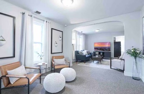 Central - Terry House | Private & Cozy 2BDRM Home W/Hot tub & Sauna