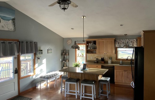 Kenyon House | Private & Cozy Beach House Green Hill~S. Kingstown RI~Matunuck~URI