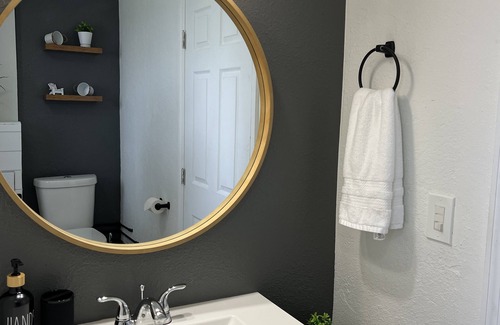 South Venice Apartment | Private, cozy, beach guest-suite B