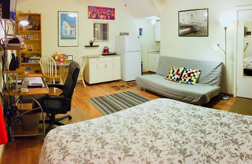 Atwater Village Cottage | Private,cozy/Quiet/Walkable/Central/Discounts Available