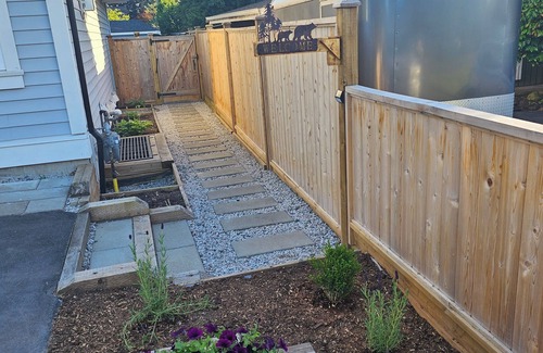 Fort Langley House | Private & cozy suite located in Fort Langley