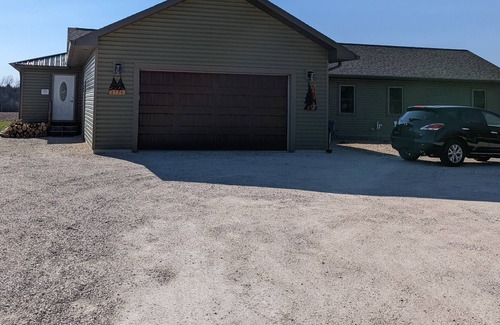 Sheboygan House | Private Custom Country Home 2 miles N of Kohler /5 miles West of Sheboygan.