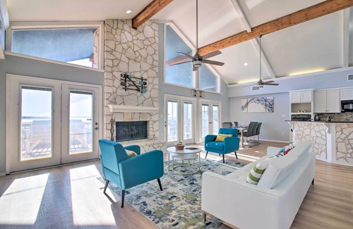 Burnet House | Private Deck & Grill: Sunny Lakefront Escape