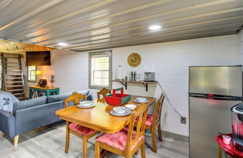 Henagar Apartment | Private Deck & Hot Tub: Gem Near Guntersville Lake