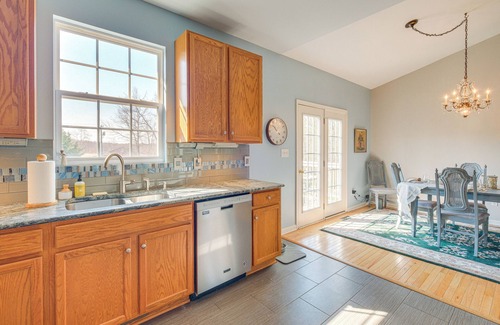 Louisa House | Private Deck & Views: Rural Virginia Escape