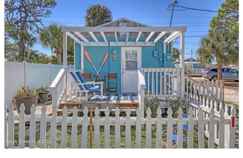 Tropic Cottage | Private Deck with a Riverview, Studio Cottage