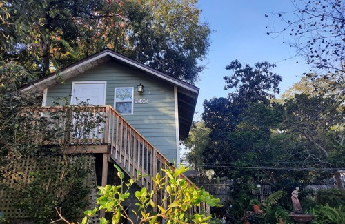 Murray Hill Apartment | Private Detached Guesthouse, walking distance to Murray Hill's Shopping & eating