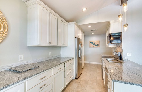 Gun Barrel City House | Private Dock & Fire Pit: Cedar Creek Reservoir Gem