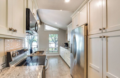 Gun Barrel City House | Private Dock & Fire Pit: Cedar Creek Reservoir Gem