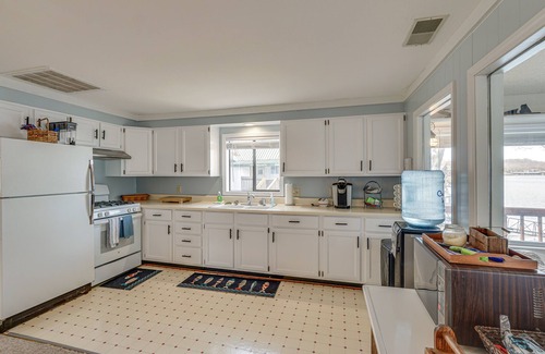 Sunrise Beach House | Private Dock: Lake of the Ozarks Hideaway!