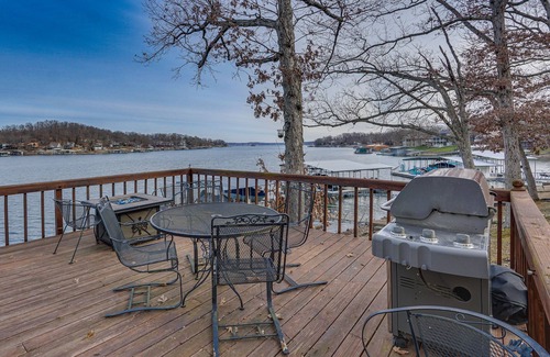 Sunrise Beach House | Private Dock: Lake of the Ozarks Hideaway!