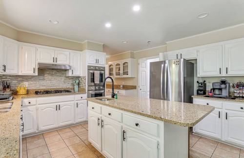Santee House | Private Dock + Pool Table: Lake Marion Getaway