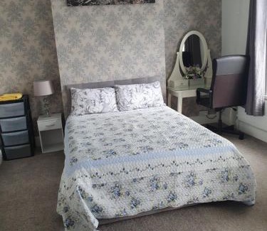 Grangetown House | Private Double Room in Cardiff