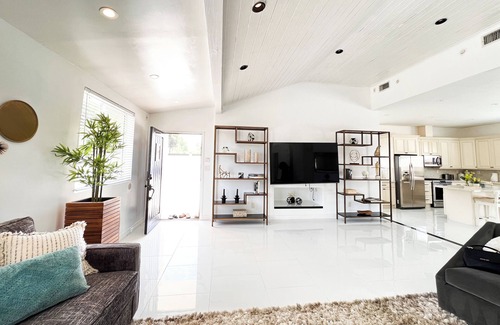 Tarzana Hotel | PRIVATE DREAM VILLA