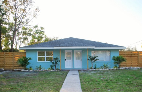River District House | private duplex- across from canal & 5min to boat ramp