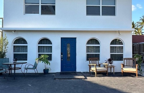 Allapattah Apartment | Private duplex (first floor) centrally located to beaches and the city of Miami.