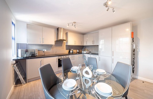 St Helens House | Private Ensuite Room Shared Kitchen St Helen B1