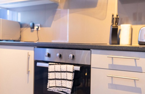 St Helens House | Private Ensuite Room Shared Kitchen St Helen B1