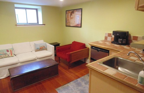 Windsor Terrace House | Private Entrance Comfortable Studio With Kitchenette In Lovely Windsor Terrace!