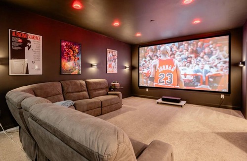 Clarkdale Apartment | Private Entrance Movie Theater Stay New Build 2023