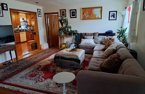 New North End House | Private entrance master bedroom with private bathroom in the house.