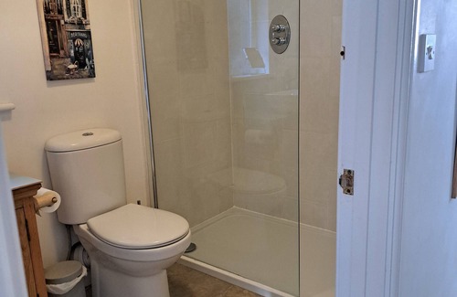 Norwich Bed & Breakfast | Private entrance, parking, peace and quiet within walking distance of the city