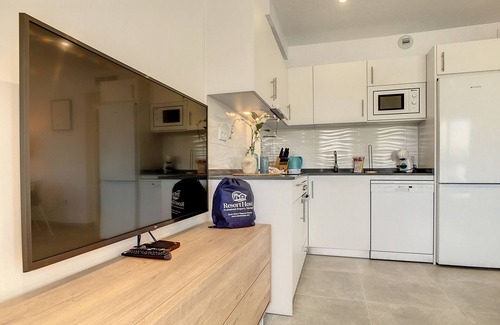 Los Cuarteros Apartment | Private roof terrace, wifi, pool and parking