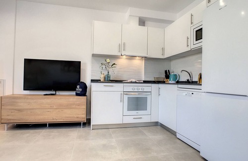 Los Cuarteros Apartment | Private roof terrace, wifi, pool and parking