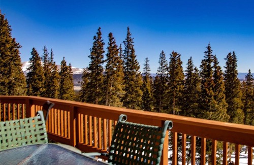 Valley of the Sun House | Private Escape 4BR Cabin Near Breckenridge with Views