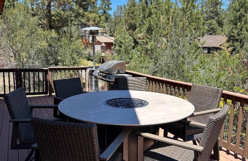 Whispering Forest Cabin | Private Escape! No Better than Our Relaxing Deck, High Above Street, 3BR w/Game Loft w/Arcade Game