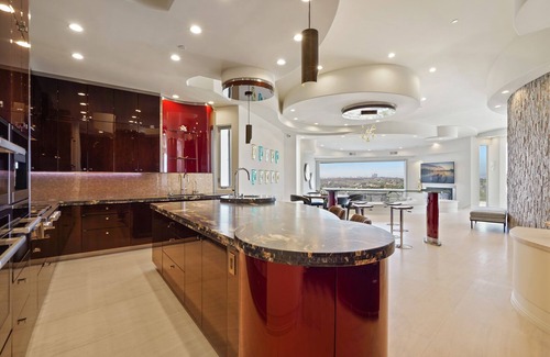 Hidden Valley House | Private Estate in La Jolla w/Infinity Pool, Panoramic Ocean Views & Gym