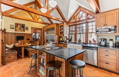 Orleans House | Private Estate Near Wequassett Resort and Golf Club