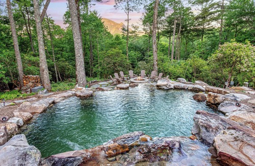 Cashiers House | Private Falls-Hiking-View-King beds-Sauna-Pub-Chefs Kitchen-In Town & Private!