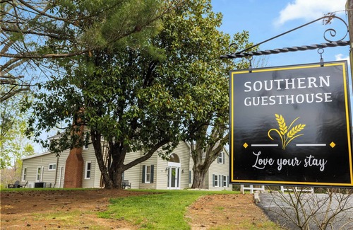 Altavista Apartment | Private family-friendly suite w/playroom at boutique inn!