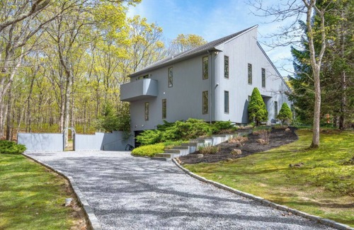 Water Mill House | Private Family Retreat - Pickleball, Tennis, Pool, Basketball and much more!
