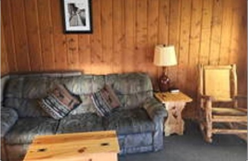 West Yellowstone Cabin | Private Family Cabin, 2bd/1ba, Park 520 Hotel @