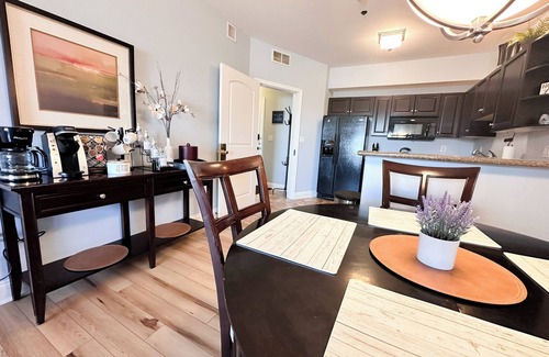 Lake Ozark Condo | Private Four Season Condo (2BED/2BATH/2 Balconies-Pool, Hottub, Golf, Spa, Marina-6PP)