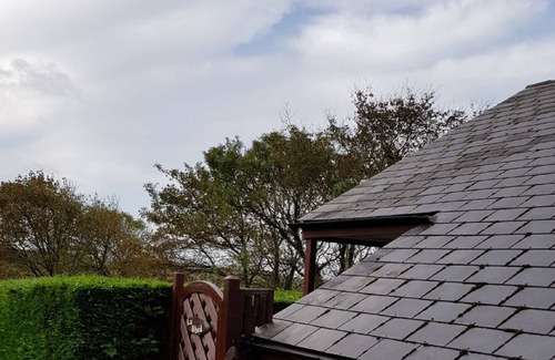 Bude House | Private front patio and rear garden with WiFi