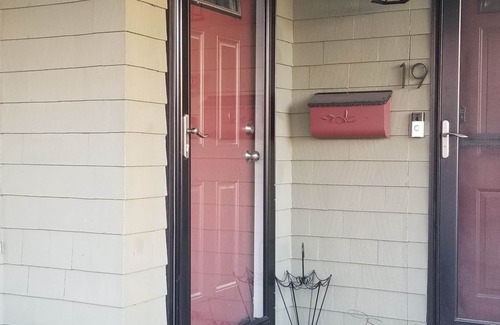 Dorchester Apartment | Private furnished studio. Close to hospitals, parks & commuter rail.