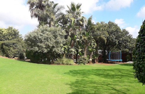 Northcliff Cottage | Private garden apartment in Johannesburg
