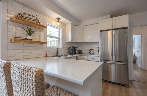 Regional District of Nanaimo Cottage | Private Garden House Near the Beach