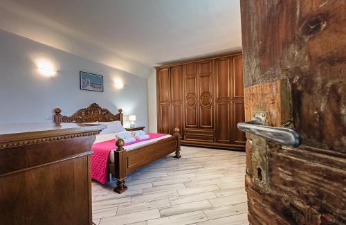 Albissola Marina Apartment | Private Garden Retreat - Free Park - Beach 900m