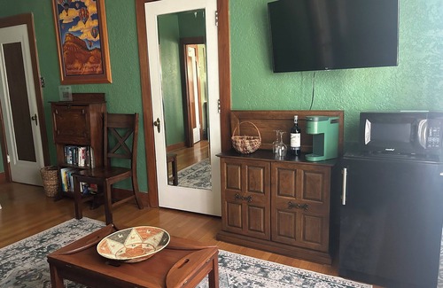 Silver Hill Apartment | 🏈🏀 Private Garden Suite in Historic Home - walk to UNM Football+Basketball!