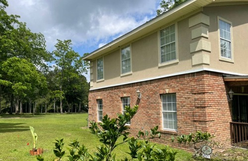 Havana Cottage | Private Gated Cottage 1,700 sqft hot tub, garden, oak and fruit trees.