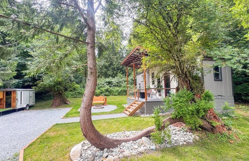Stanwood Cabin | Private Get Away TINY HOUSE with SAUNA