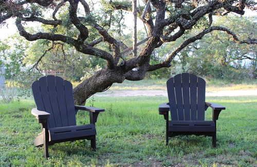 Driftwood House | Private getaway near wedding venues, breweries, wineries, and a dance hall.