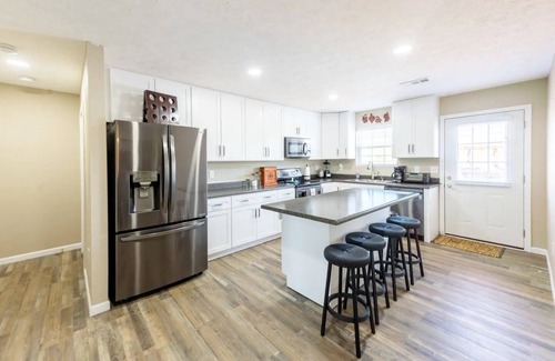 Sevierville House | Private Getaway Near Pigeon Forge with a Pool!